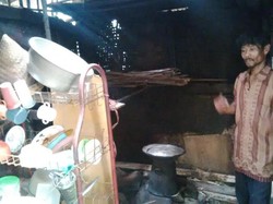 Di Ruangan ini Istri dan Anak-anak Andun Tidur, Jika Hujan Kebocoran