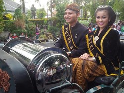 Putri Solo Cantik Kawal Ekspedisi Kapsul Waktu