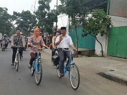Gowes Bareng, Atalia Temani Ridwan Kamil Blusukan ke Bandung Kulon