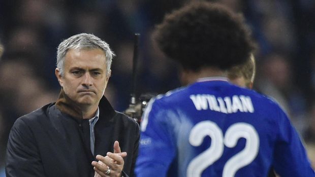 Jose Mourinho pernah menjalani dua musim penuh bersama Willian di Chelsea.
