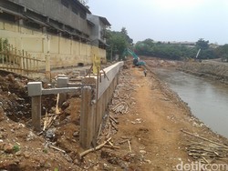 Menengok Persiapan Kali Ciliwung Menghadapi Musim Hujan