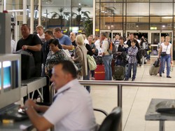 Maskapai KLM Juga Larang Penumpang Terbang Bawa Koper dari Mesir
