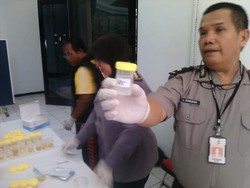 Polisi Polrestabes Surabaya Campur Urine dengan Air saat Dites Urine