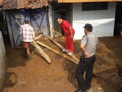 Empat Rumah di Padalarang Tertimpa Lumpur Banjir Bandang