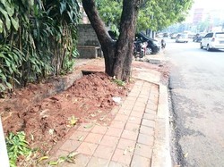 Lagi-lagi, Galian Kabel di Mampang ini Ditinggalkan Begitu Saja Bekasnya