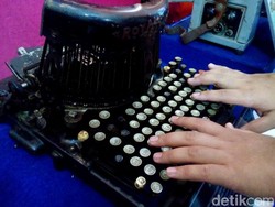 Unik! Mesin Ketik Buatan Inggris ini Beraksara Jawa