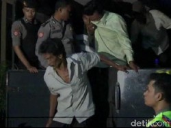 Polisi dan TNI Amankan Belasan Pejudi Sabung Ayam di Probolinggo