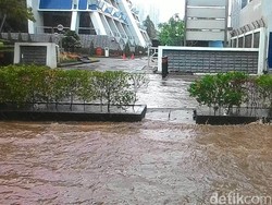 JL Hr Rasuna Said Tergenang, Lalin Tersendat