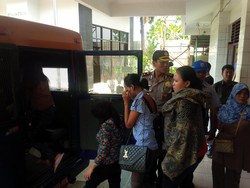 6 Pria Hidung Belang dan 15 Wanita Penghibur Diamankan di Cakung