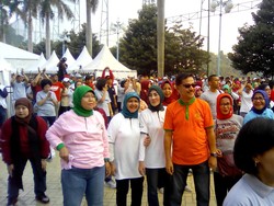 Peringati Hari Agraria, Menteri Ferry Senam Pagi Bareng Vicky Burky di GBK