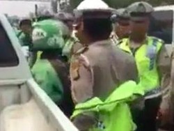 Beredar Video Insiden Polisi vs Driver Go-Jek, Begini Penjelasannya