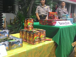 Polda Metro Sita Ribuan Obat Kuat Ilegal di Kalideres