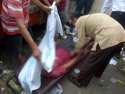 Pria Menggantung di Bak Sampah Hebohkan Warga Semarang