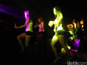 Puluhan WNA Digerebek di Canggu, Diduga Lagi Pesta Seks & Narkoba di Vila