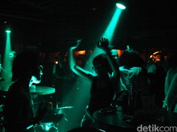 Peserta Bayar RP 300 Ribu-8 Juta untuk Ikut Pesta Bikini di Depok