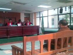 Bupati Morotai Rusli Sibua Dituntut 6 Tahun Penjara