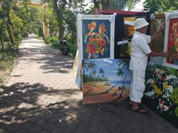 M Anis, dari Istana Kepresidenan Kini Jadi Pedagang Lukisan Kaki Lima