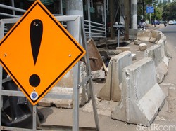 Penjelasan Ahli Geologi Soal Tanah Ambles di Dekat JPO Polda Metro