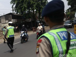 Mobil Anda Pasang Televisi? Jangan Ditonton Saat Berkendara, Bisa Ditilang!