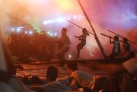 Drama Surabaya Membara Sebabkan Belasan Orang Terluka