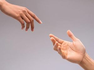 Tanda-tanda Kesehatan yang Bisa Ditunjukkan dari Tangan (1) Tanda-tanda Kesehatan yang Bisa Ditunjukkan dari Tangan (1)