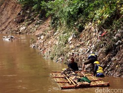 Menteri PU: Masyarakat Harus Ikut Andil Bersihkan Sampah Ciliwung
