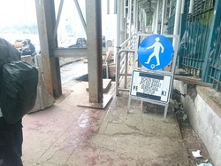 Akhirnya, JPO Halte TransJ Polda yang Tanahnya Ambles Ditutup