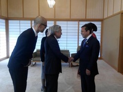 Obrolan Novanto dan Kaisar Akihito: Program Maritim Hingga Ikan Koi