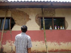 Miris Lihat SD di Banyumas ini, Tembok Rapuh dan Eternitnya tak Utuh