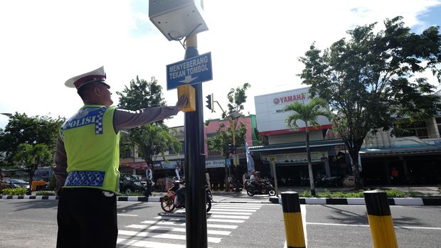 Beda Anies-Sandi soal 'Pelican Crossing' di Bundaran HI