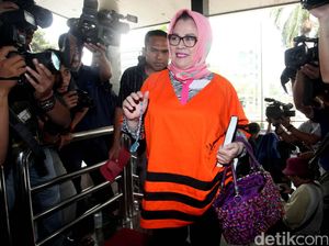 Hakim Kesal Dewie Limpo Sangkal Suap: Di Pengadilan Banyak Teori Kebetulan