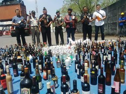 Barang Ilegal Kiriman TKI Dimusnahkan Bea Cukai Tanjung Perak