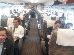 Pesan Diplomasi di Perjalanan Delegasi DPR Naik Shinkansen di Jepang