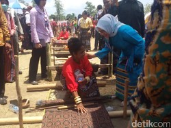 Cerita Tentang Tenun Ikat NTT dengan Pewarna Alami yang Ramah Lingkungan
