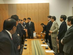 Bertemu PM Abe di Jepang, Novanto Diberi Ucapan Selamat Ultah