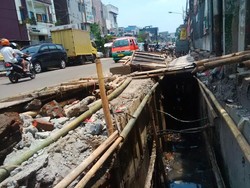 Jadi Langganan Banjir, Drainase di Jalan Pagarsih Diperlebar