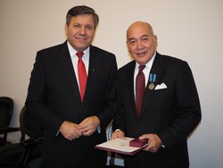 Dubes Peter Gontha Raih Medali Penghargaan dari Pemerintah Polandia