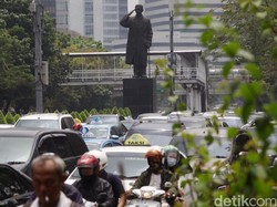 Pemprov DKI Tunda Pemasangan Masker di Patung Jenderal Sudirman