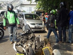 Taksi, Truk dan Motor Tabrakan Beruntun di Jalan MT Haryono