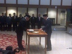 Oswar Muadzin Dilantik Jadi Deputi Gubernur, Ahok: Beliau yang Terbaik