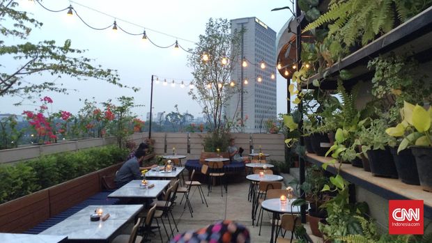 suasana di restoran Hause Rooftop, kuningan.