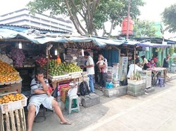 Kisah Tentang Enny Arrow yang Menggelinjang di Pasar Buku Senen