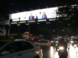 Ada Pembongkaran Separator Busway, Jalan Buncit Arah Ragunan Tersendat