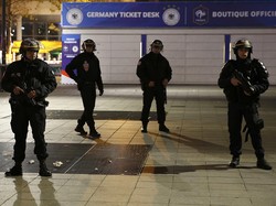 Foto-foto Paris Mencekam Setelah Penembakan dan Ledakan