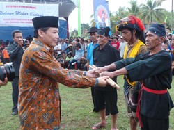 Wakil Ketua DPR dan Ribuan Warga Banjarnegara Sambut Hujan dengan Cara Unik