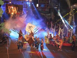 Warok Ponorogo Jadi Paju Gandrung di Jawa Timur Specta Night Carnival 2015