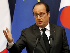 Presiden Hollande Sebut EgyptAir MS804 Jatuh Presiden Hollande Sebut EgyptAir MS804 Jatuh