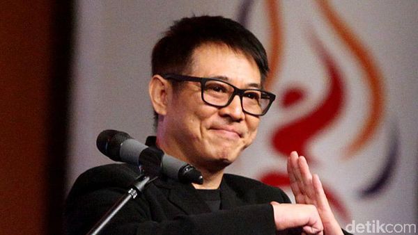 12 Penampilan Aktor Laga Dulu-Sekarang, Jackie Chan Beda Banget
