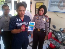 Mabuk Berat, Maling ini Kecele Curi Handphone Replika