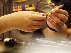 Diduga Jual Amunisi ke KKB, 2 Oknum Polisi di Papua Ditangkap